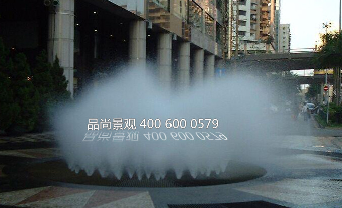 廣場小型霧森
